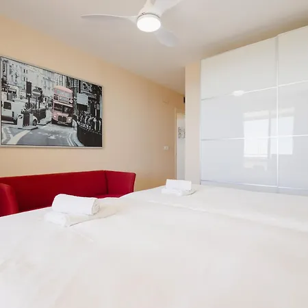 Apartment, With Large Private Glazed Terrace And Panoramic Sea Views, In Calahonda, Mijas *